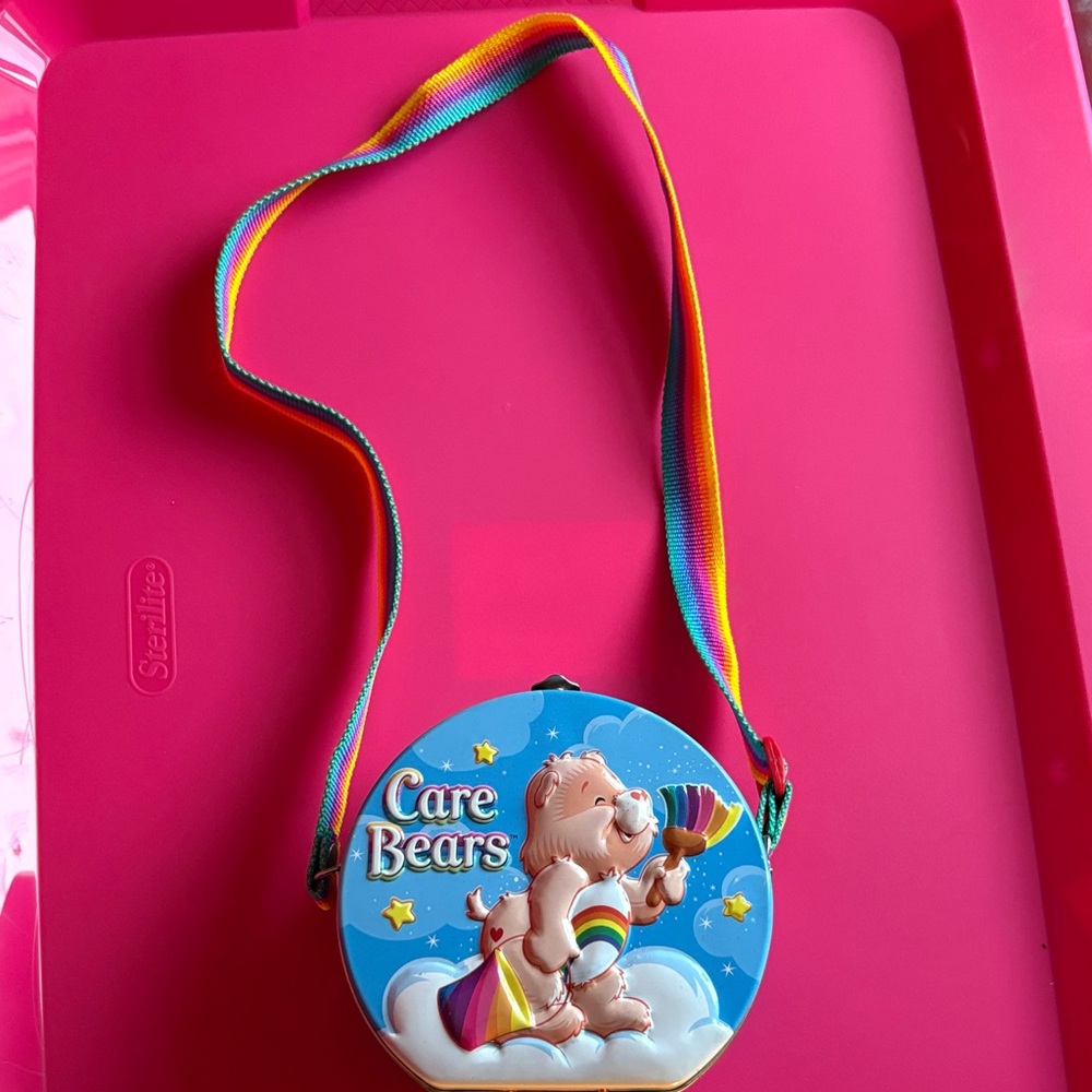 Care Bears Rainbow 🌈  Tin Crossbody Bag 2004